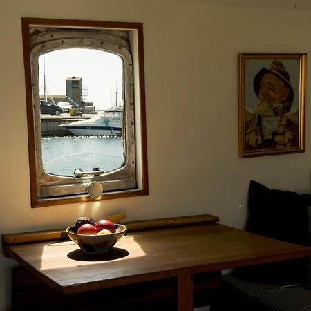 Varra Water - Unique Boat Accomodation - Bornholm - Fjaelstavn Нексё Экстерьер фото