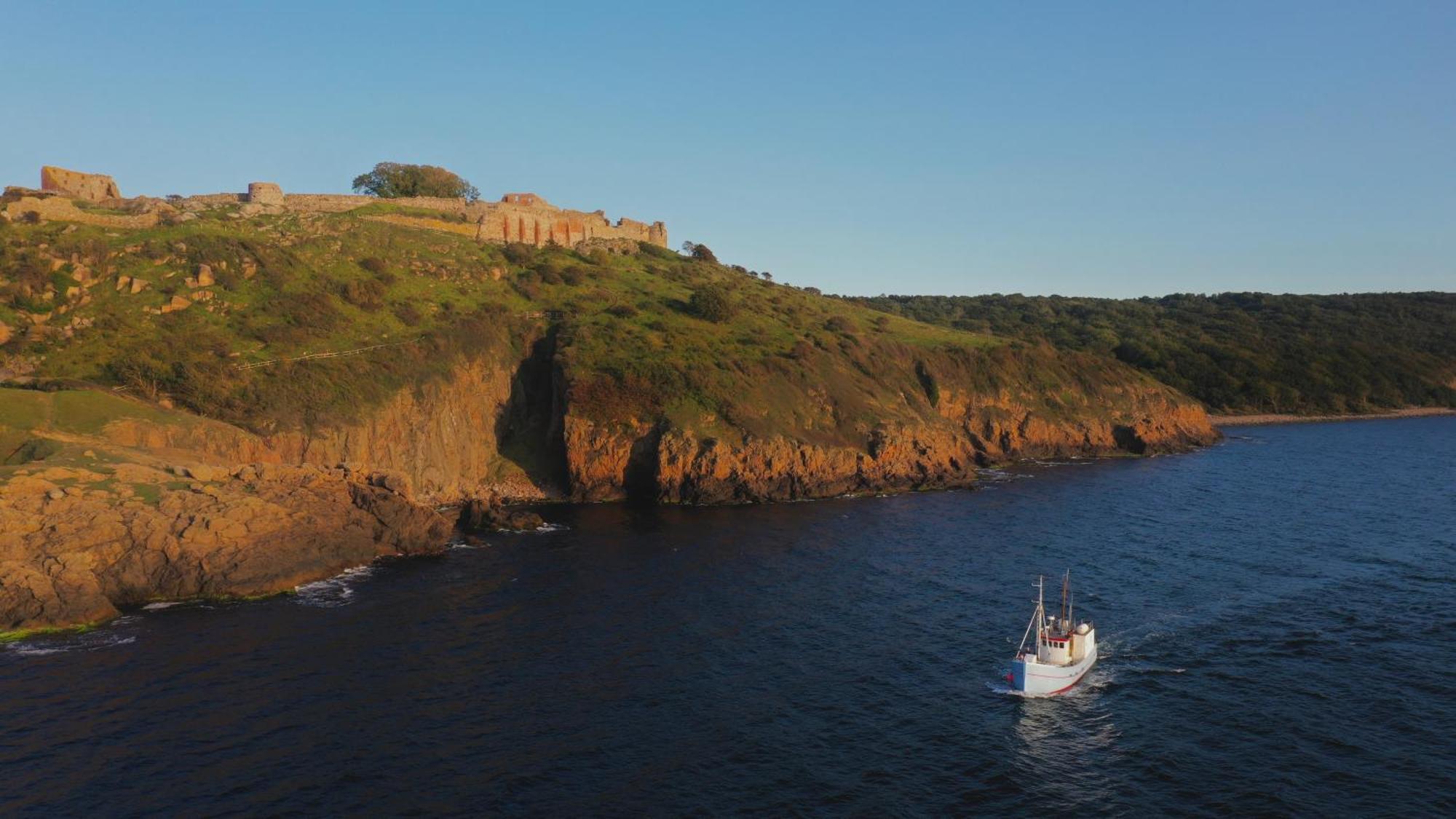 Varra Water - Unique Boat Accomodation - Bornholm - Fjaelstavn Нексё Экстерьер фото